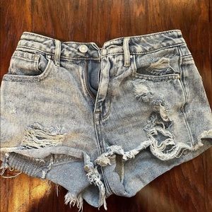 Worn once! Perfect length and distressed!